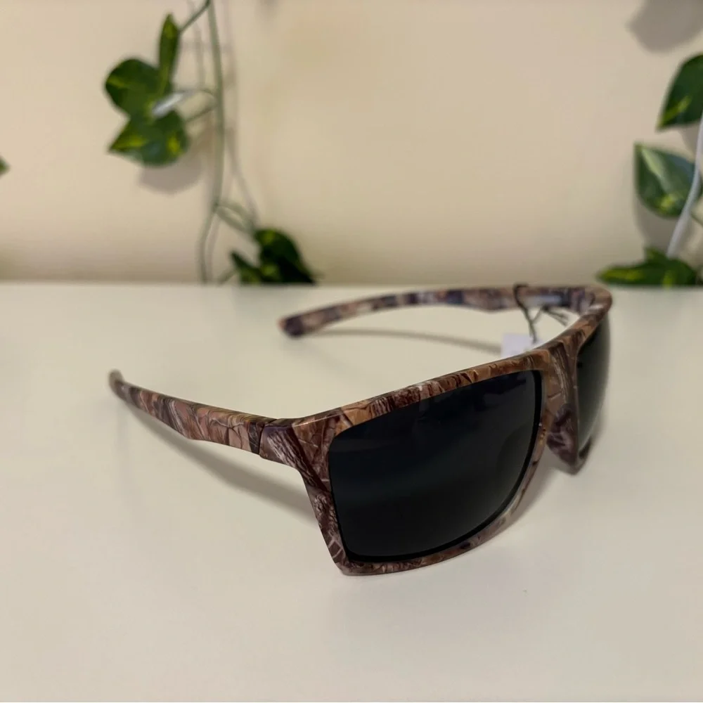 Realtree Camo Frame Sunglasses with Dark Smoke Lenses